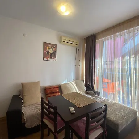 Апартаменты Violet Garden 2 Veranda *