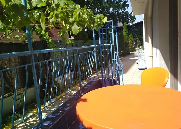 Violet Garden 2 Veranda Apartament